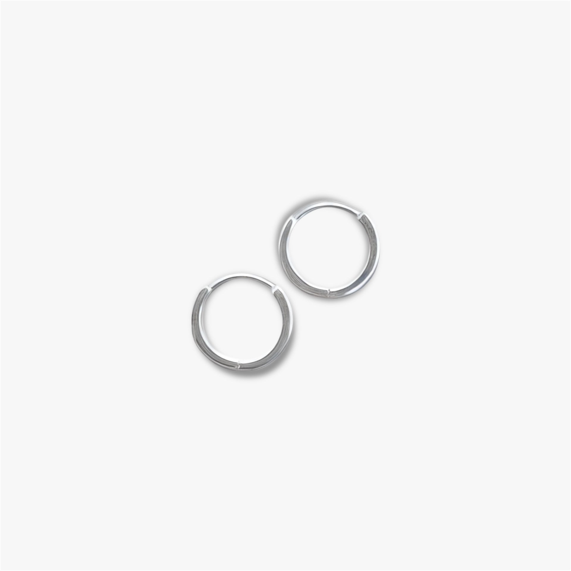 Verduri Classic Huggie Hoop Earrings