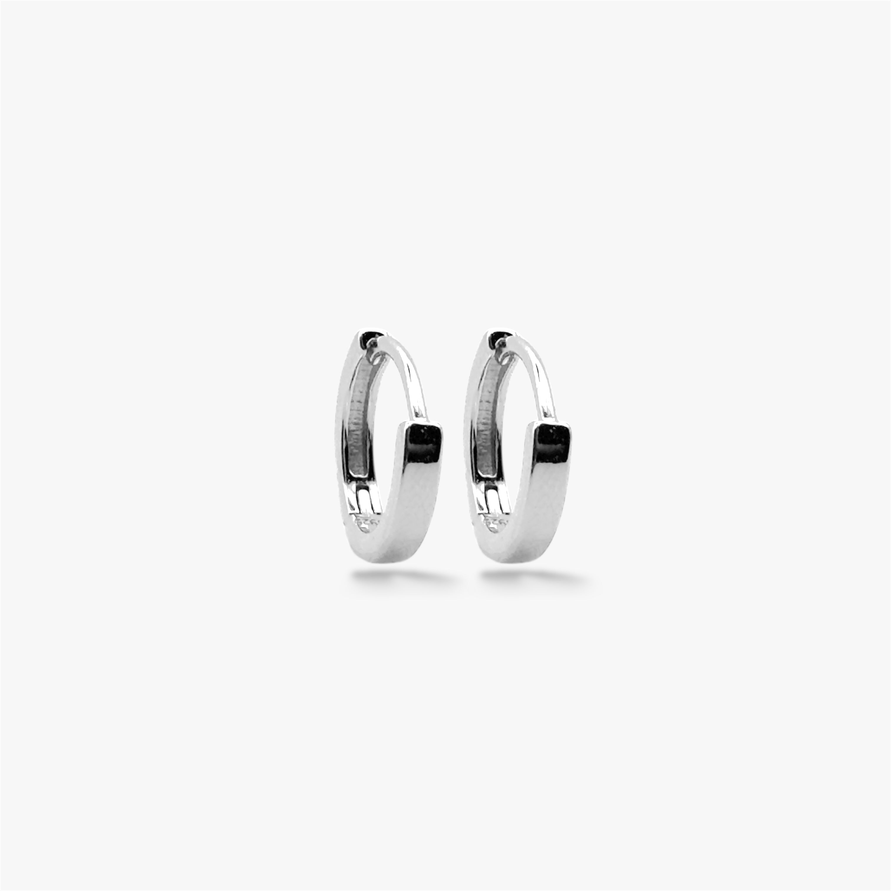 Verduri Classic Huggie Hoop Earrings