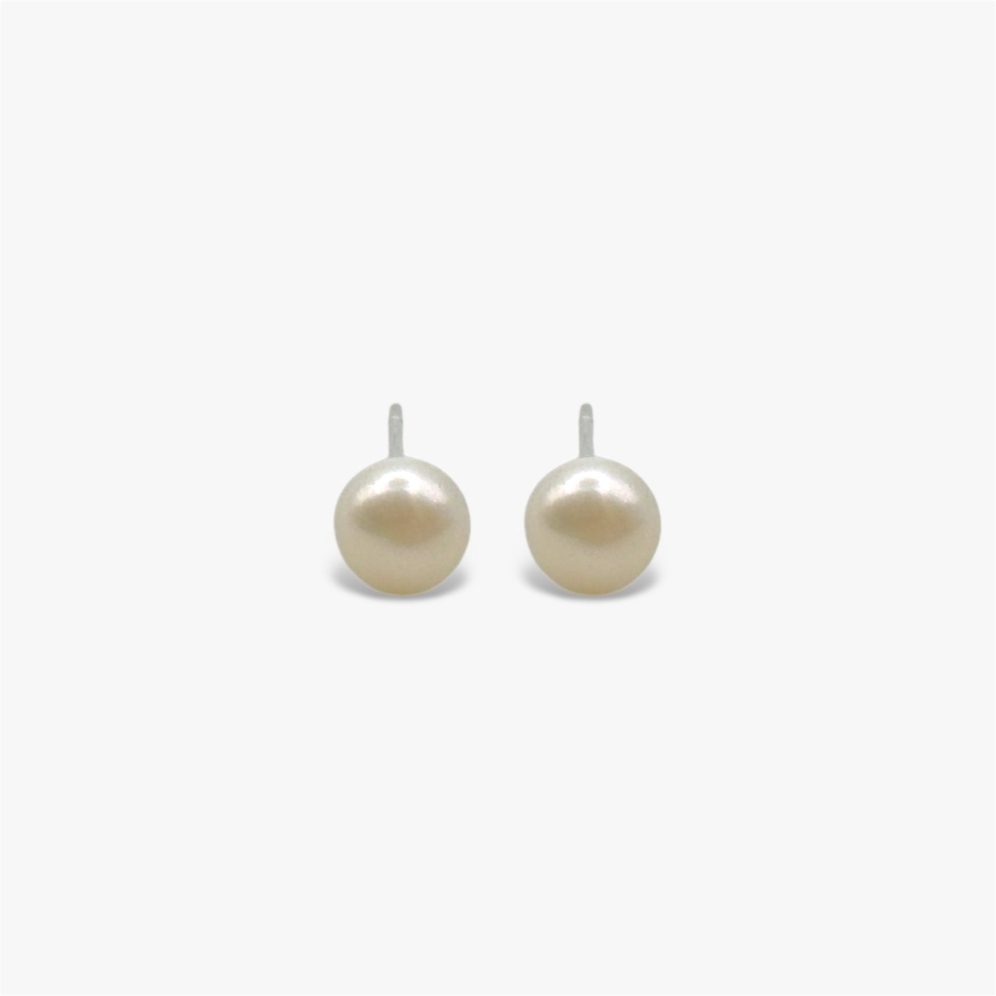 Eterna Classic Pearl Stud Earrings - Verduri