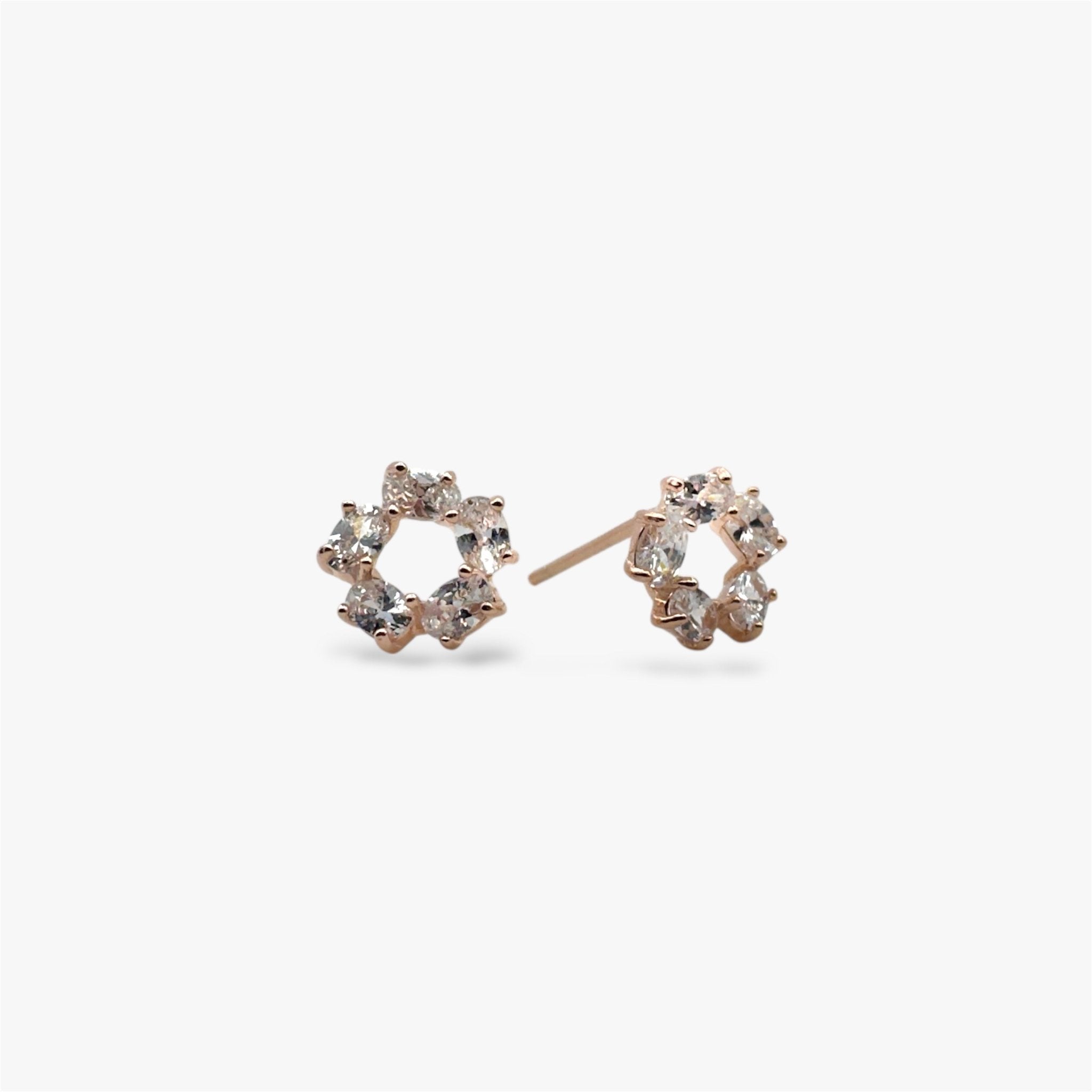 Sparkly Crystal Circle Stud Earrings - Verduri